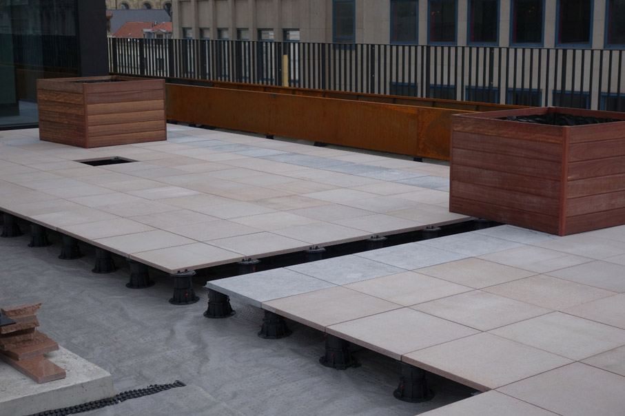Notre réalisation 600m2 a Bruxelles- plancher technique surélevé
